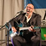 San Marino, Dogana. Michele Fenati porta in piazza lo spettacolo Lucio dedicato a Dalla e Battisti