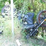 Rimini, perde il controllo dello scooter e finisce contro un palo: grave 17enne