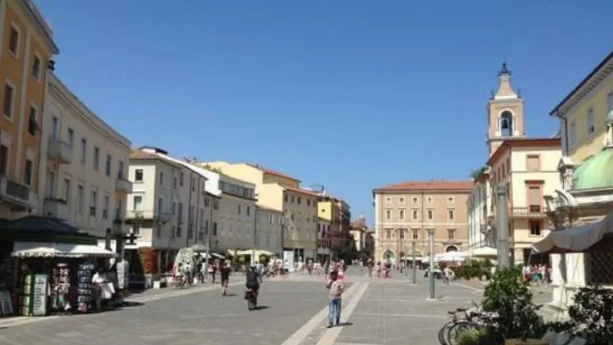 Parapiglia inscenati per fare razzia sui tavoli. Due arresti per furti nei bar