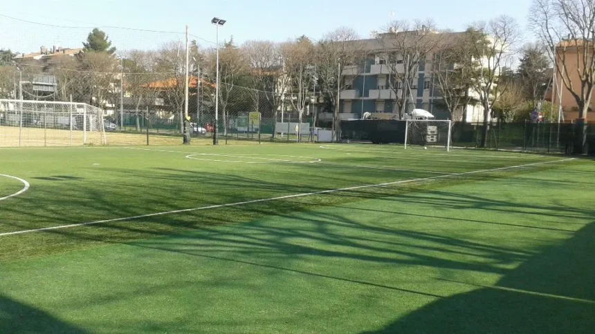 Spogliatoio al centro sportivo di via della Fiera. Entra in gioco nuova ditta