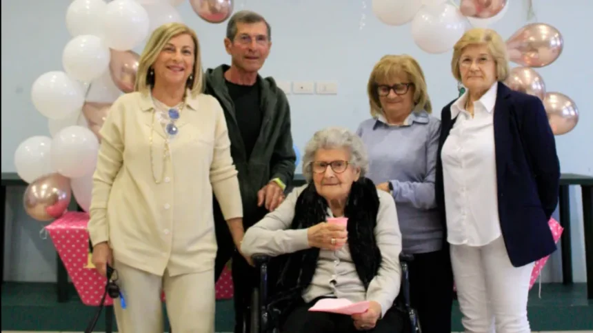 Riccione in festa per i 100 anni di Iole, bagnina storica della città