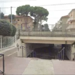 Droga nascosta nel cespuglio. Giovane arrestato durante cessione a 65enne