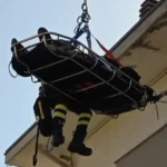Servono accertamenti urgenti in ospedale, il supporto dei Vigili del Fuoco