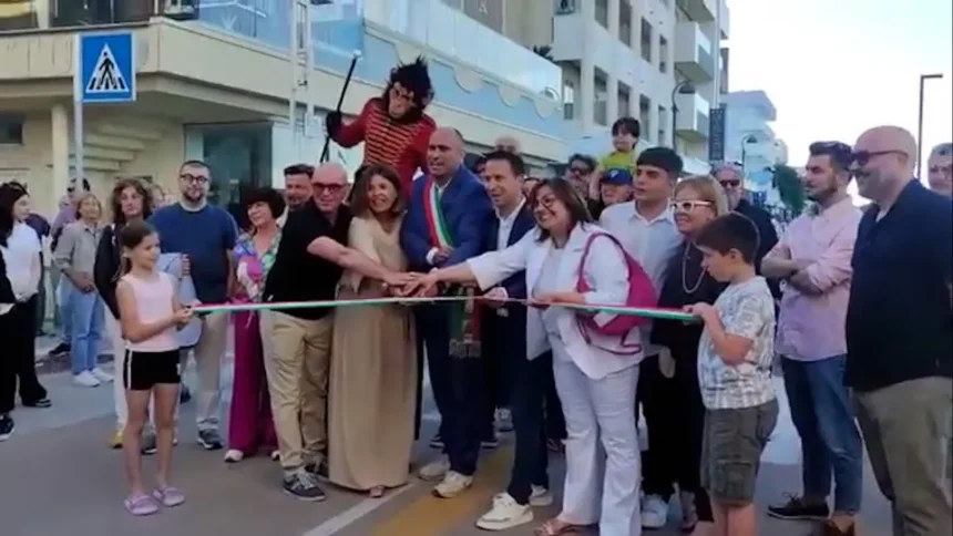 Un brindisi lungo un km per inaugurare il lungomare di Igea Marina