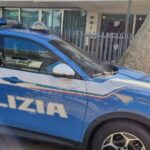 Tenta furto al minimarket e aggredisce personale e poliziotti: arrestato