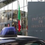 Ricattò un imprenditore riminese con video intimi: patteggia due anni 6 maggio 2026 La donna, arrestata in Bulgaria dopo l’indagine della squadra mobile di Rimini, ha risarcito la vittima con 20mila euro