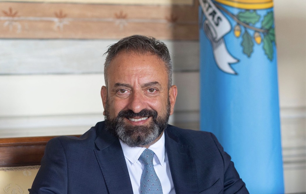 San Marino. Il Segretario delle dita incrociate…di Marco Severini, direttore GiornaleSM
