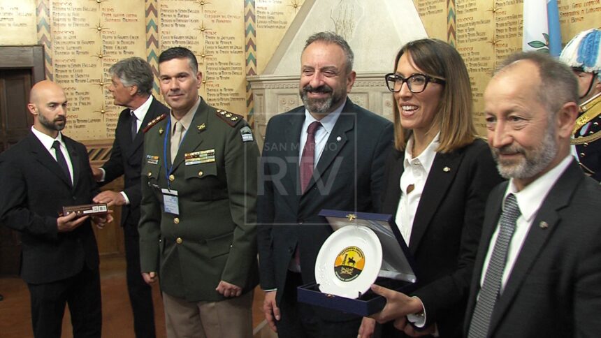 L’Associazione delle Gendarmerie in udienza dai Capitani Reggenti in occasione della FIEP
