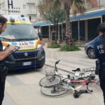 Scontro tra due ciclisti sul lungomare di Viserba: uno è grave [FOTOGALLERY] 6 maggio 2026 Coinvolte una bici da corsa e una elettrica: l’elisoccorso atterra in spiaggia per il trasferimento in ospedale di un uomo ultraottantenne