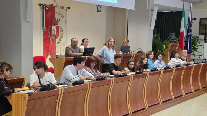 Rimini, ragazze e ragazzi in aula: ultima seduta del Consiglio Comunale