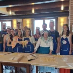 Turisti belgi gustano la Romagna, imparando a tirare le tagliatelle