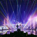 Nuove prove per Senhit e Boy George: sul palco look scintillanti e un’esplosione di luci