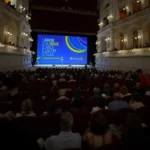 Al teatro Galli assaggi del Meeting 2026. Preziosi dà voce a Galileo
