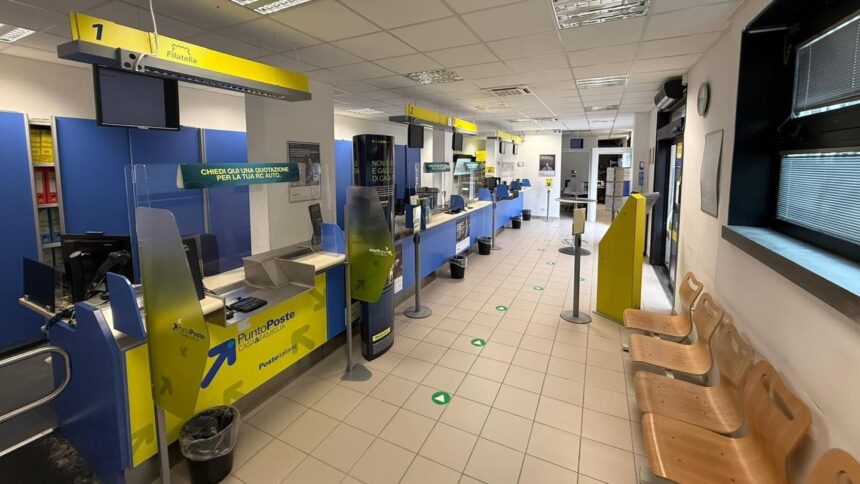 Santarcangelo, riapre l’ufficio postale di piazza Marconi dopo l’assalto al Postamat