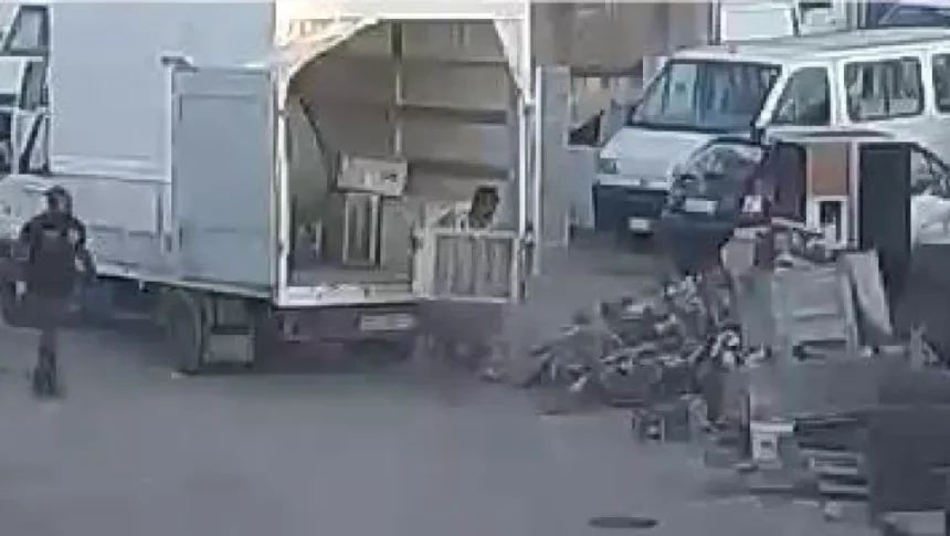 Rifiuti illeciti in un rimessaggio di veicoli. indagine anche con i droni