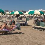 Rimini dice stop alle sigarette sotto l’ombrellone