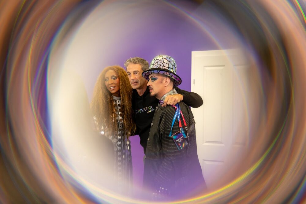San Marino infiamma l’Eurovision: stasera a Vienna il debutto di Senhit e Boy George, l’Italia chiamata al voto