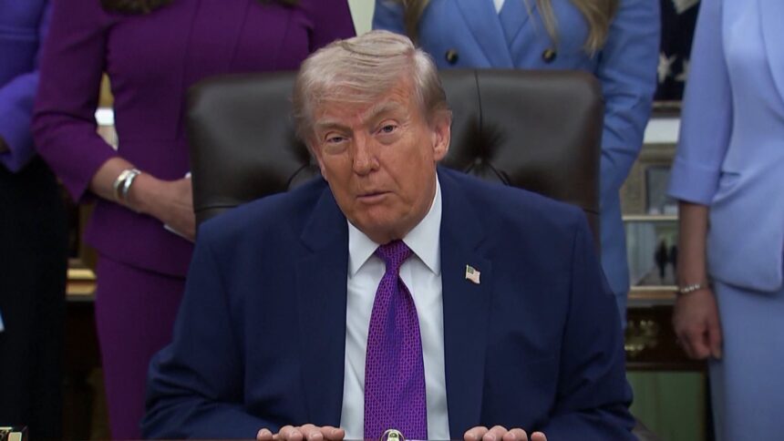 Iran, Trump valuta la ripresa degli attacchi: “Cessate il fuoco è in terapia intensiva”