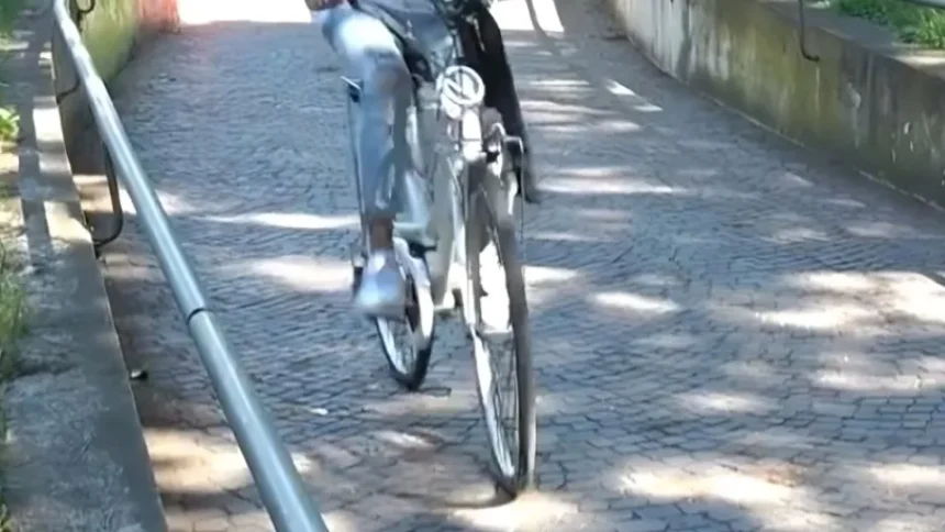 I Carabinieri fermano lo spacciatore in bicicletta: cocaina nella camera d’hotel
