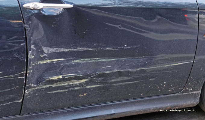 Rimin. Viserbella, Audi con targa di San Marino uurta un’auto e fugge: scatta la denuncia