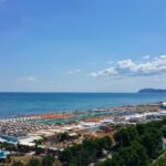 Bandiera Blu 2026, l’Adriatico sorride: Rimini torna premiata dopo 15 anni, conferme nel Pesarese