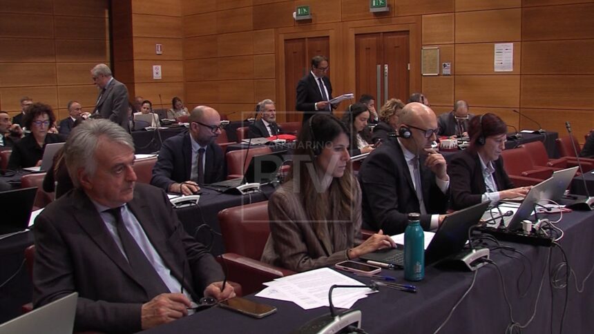 Relazione Antimafia: apprezzamento bipartisan in Consiglio ma odg separati
