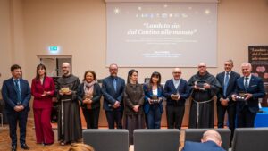 Assisi, Italia Vaticano e San Marino presentano il trittico di monete per gli 800 anni di San Francesco