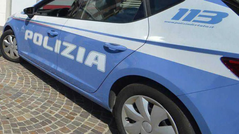 Infastidisce commercianti e aggredisce poliziotti. Arrestato a Marina Centro