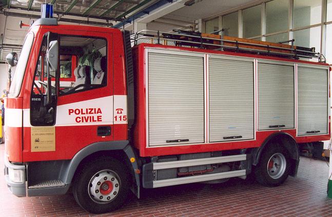 Cronaca. San Marino, Strada Ca’ Riccio, resta schiacciata fra un autocarro e la ringhiera: liberata dalla sezine antiincendio della Polizia