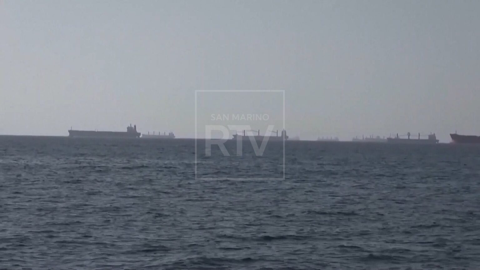 Guerra in Iran, Teheran propone tregua duratura in cambio di riapertura Hormuz