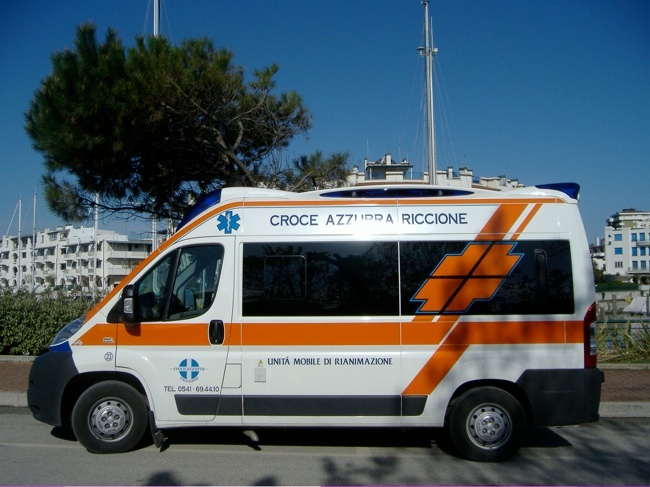 Grave Scontro a Riccione: Monopattino e Furgone Sulla Statale 16, 63enne In Condizioni Critiche