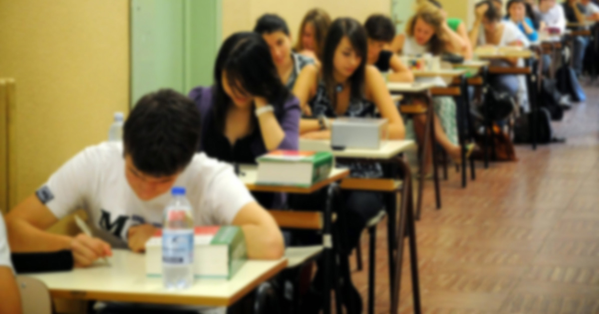 Rimini, resilienza e studio: tre studenti oncologici conquistano gli esami di Stato