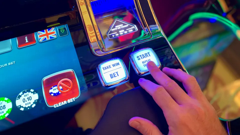 10 anni di legge sulle sale giochi: tra spostamenti e deroghe ancora in atto