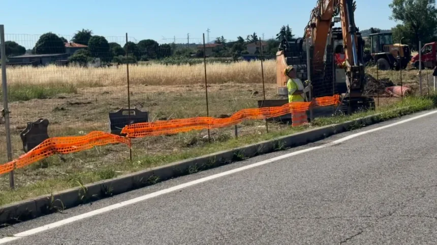 Operai al lavoro. Partito il cantiere per la Circonvallazione di Santa Giustina