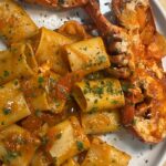 Paccheri all’astice e allo scoglio: il mare in tavola alla Locanda de Borg
