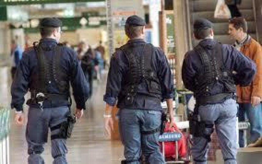 Documenti falsi per lavorare in Italia: tre arresti in un hotel della riviera riminese
