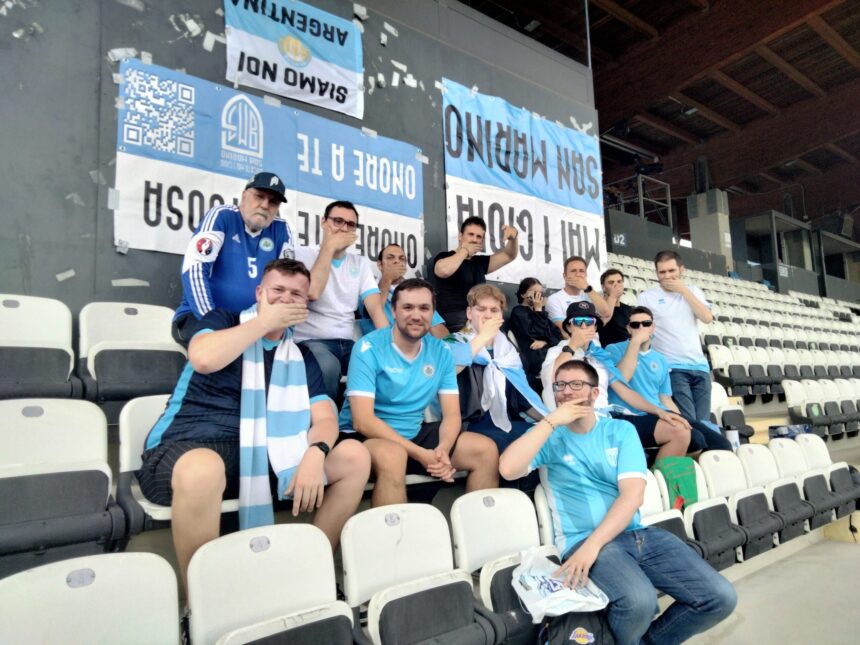 San Marino-Bangladesh: striscioni dei tifosi appesi al contrario per dire no al progetto di riforma promosso dalla UEFA