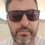 Riccione, giovane crolla in strada: operatore balneare lo salva col massaggio cardiaco