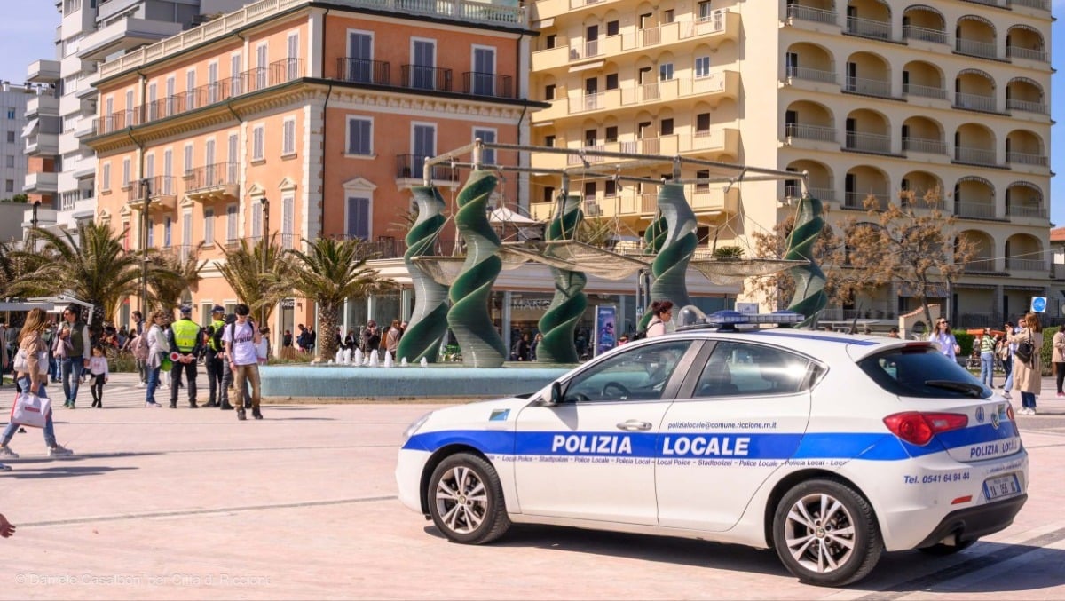 Meth in spiaggia: minorenne già con precedenti arrestato dalla Polizia locale