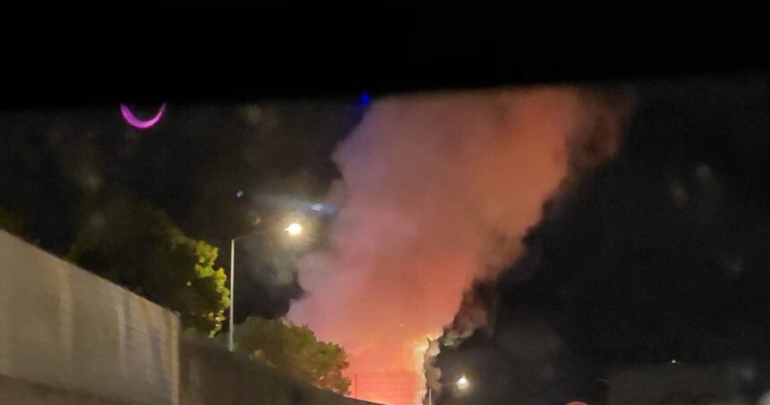 Incendio a Viserba, Maserati distrutta in piazzale Zavattini