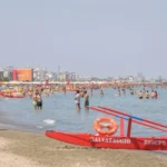Nuova ordinanza. Sulla spiaggia chioschi e bar aperti già dalle 7,30
