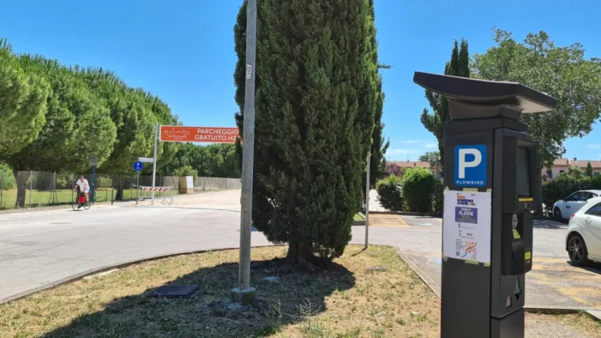 Cambia la sosta a Santarcangelo, tra strisce bianche e blu e navetta a 20cent