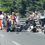 Scontro tra ciclomotori sulla SS16. Soccorsi i conducenti, traffico rallentato