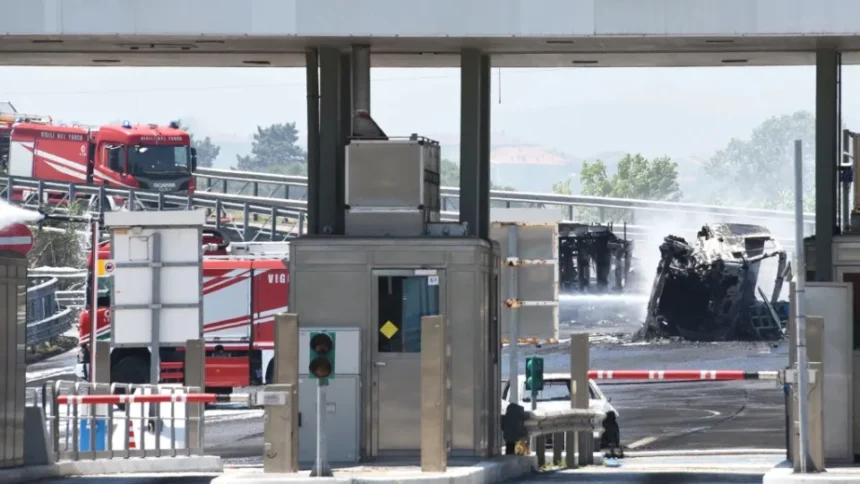 Riaperto il casello A14 di Riccione dopo l’incendio