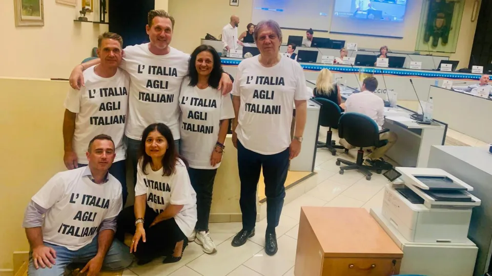 “L’Italia agli italiani”. Scoppia la polemica in consiglio a Riccione