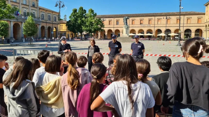 Santarcangelo, scuola di sicurezza per i bambini e i dipendenti aziendali
