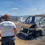 Bimbo di 11 anni morto nell’incendio della roulotte, al via il processo al padre