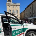 Cronaca. Colpo lampo in centro: incastrato dai video e fermato in piazza. Espulso da San Marino