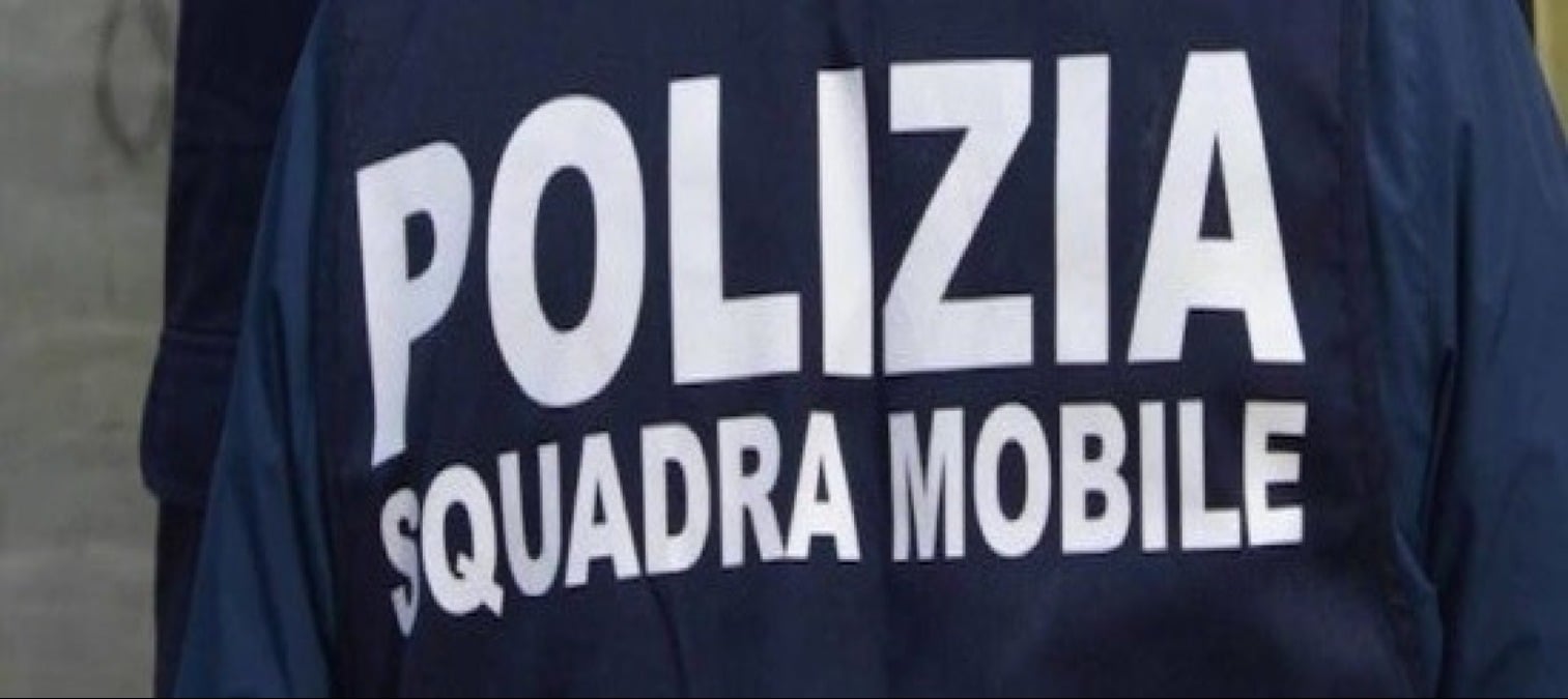 Tentata rapina a Rimini, coppia accoltellata: feriti lievi ma rapinatori in fuga