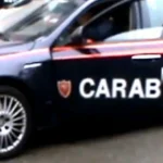 Rimini, un 33enne danneggia l’auto dei Carabinieri e li minaccia: arrestato